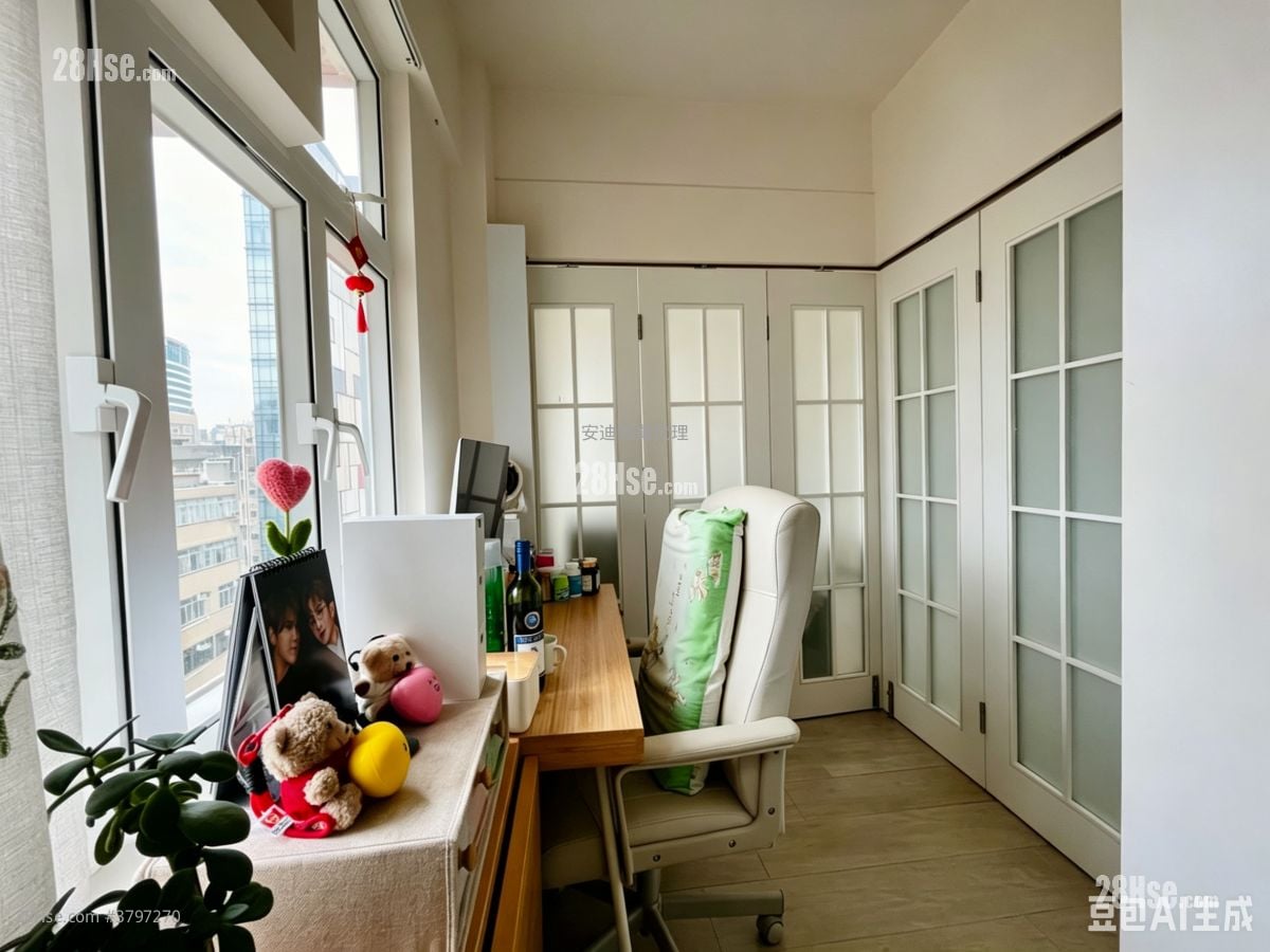 Yee Fung Building Sell 3 Bedrooms , 1 Bathroom 541 ft²