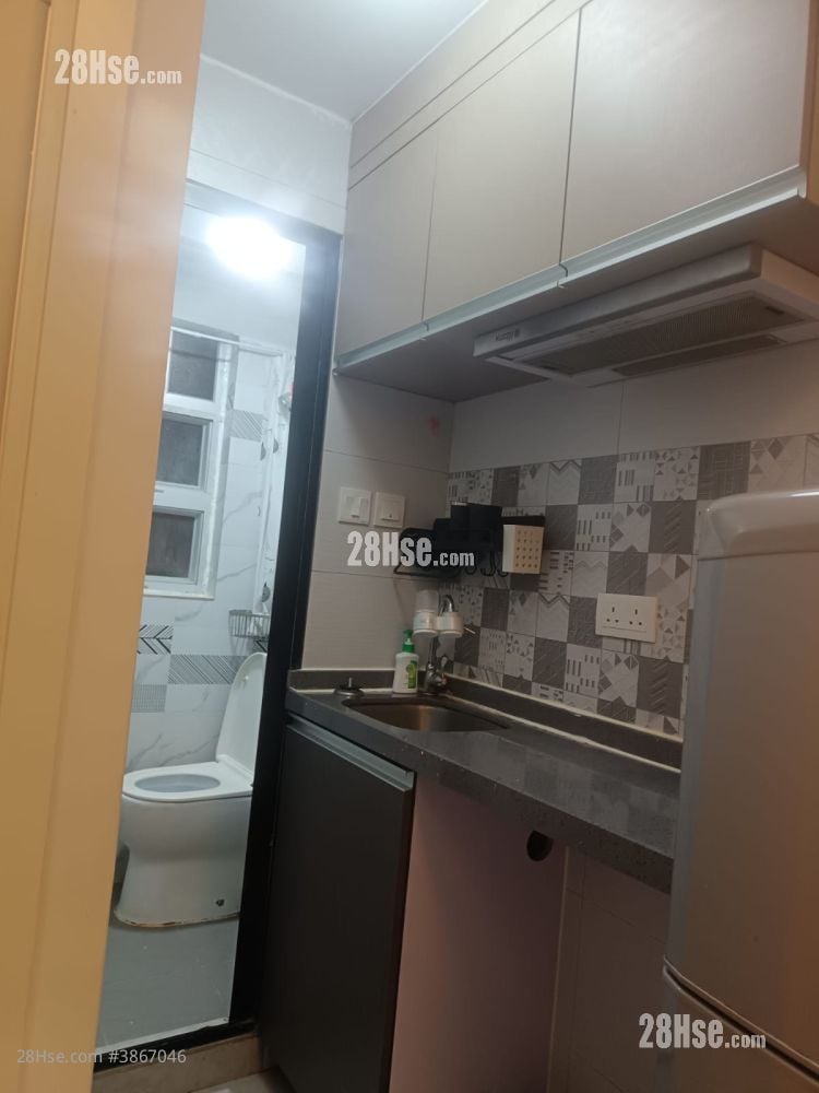 kitchen: Man Yiu Building Rental 1 Bedroom , 1 Bathroom 180 ft²