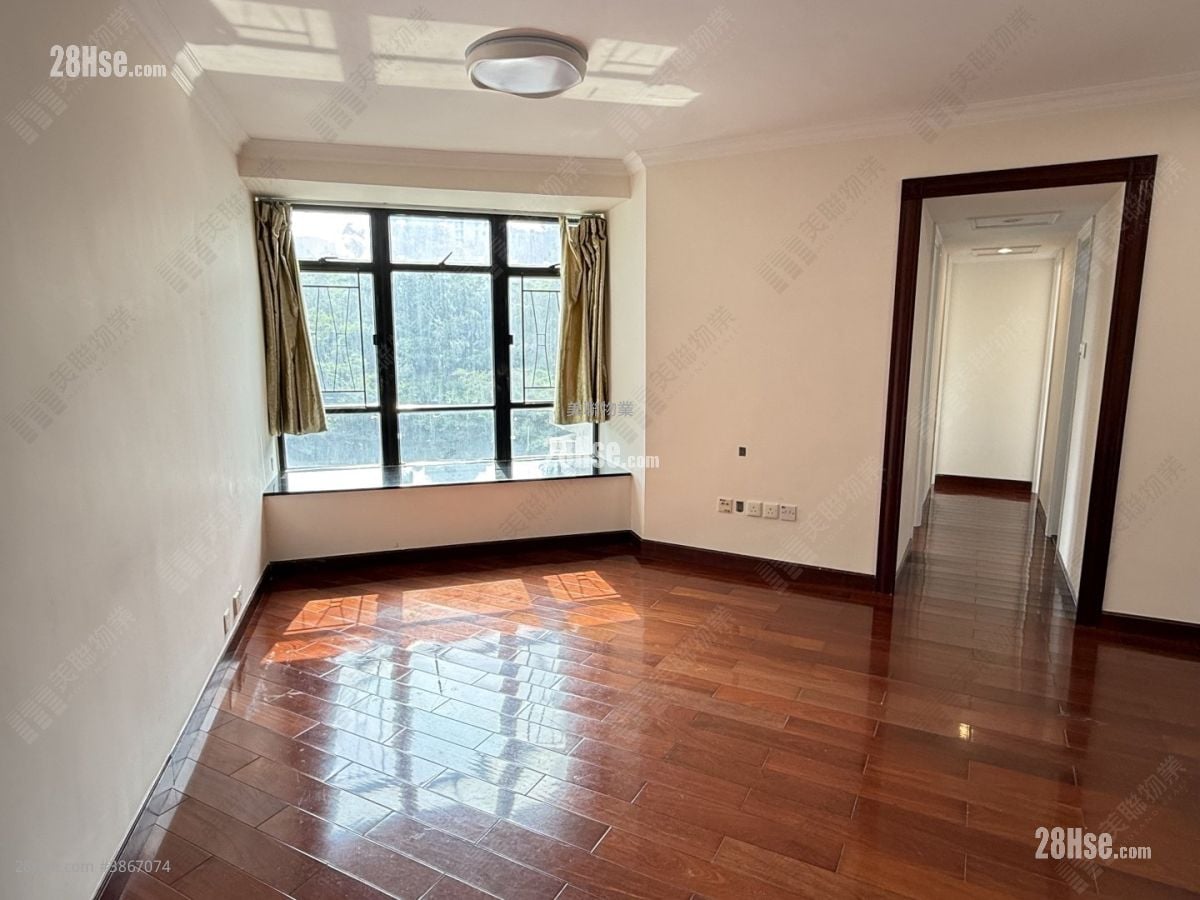 Kornhill Rental 3 Bedrooms , 1 Bathroom 596 ft²