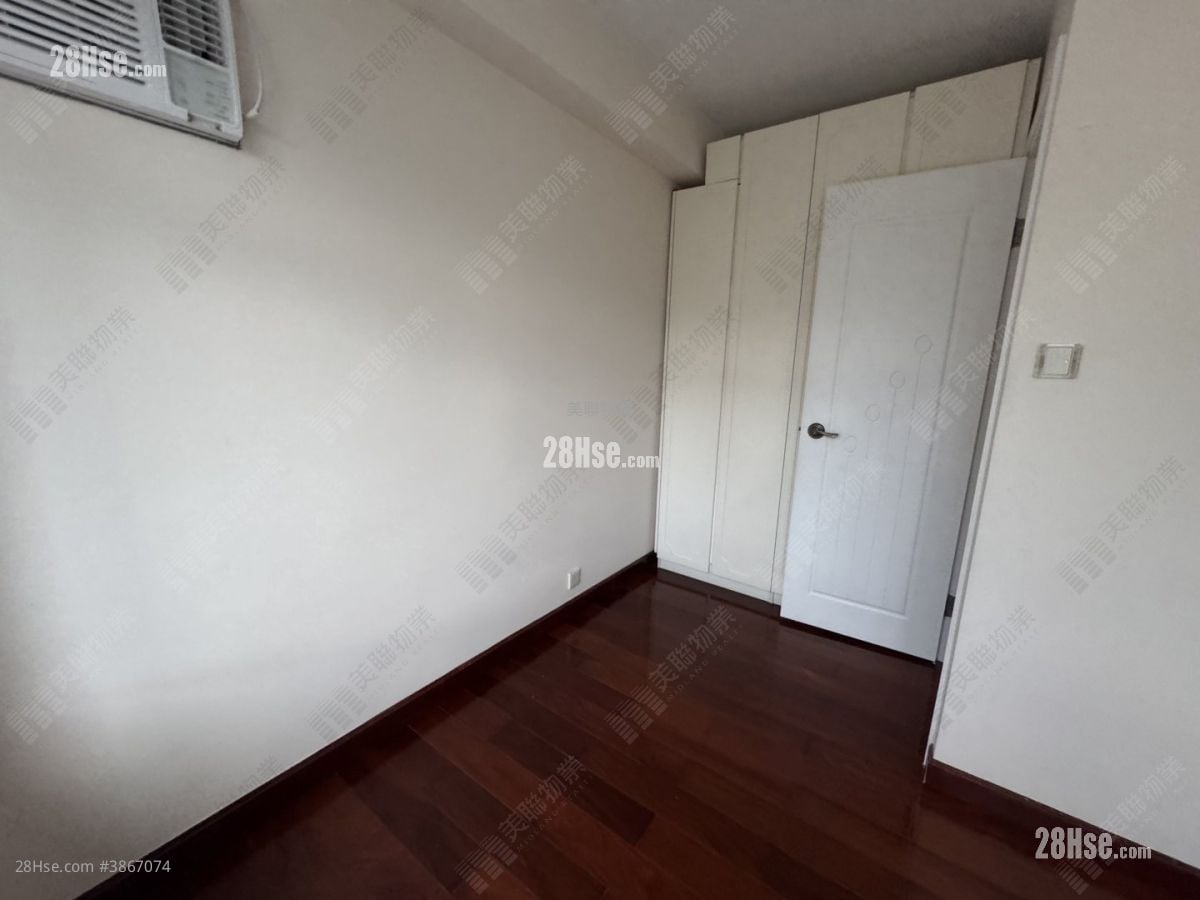 Kornhill Rental 3 Bedrooms , 1 Bathroom 596 ft²