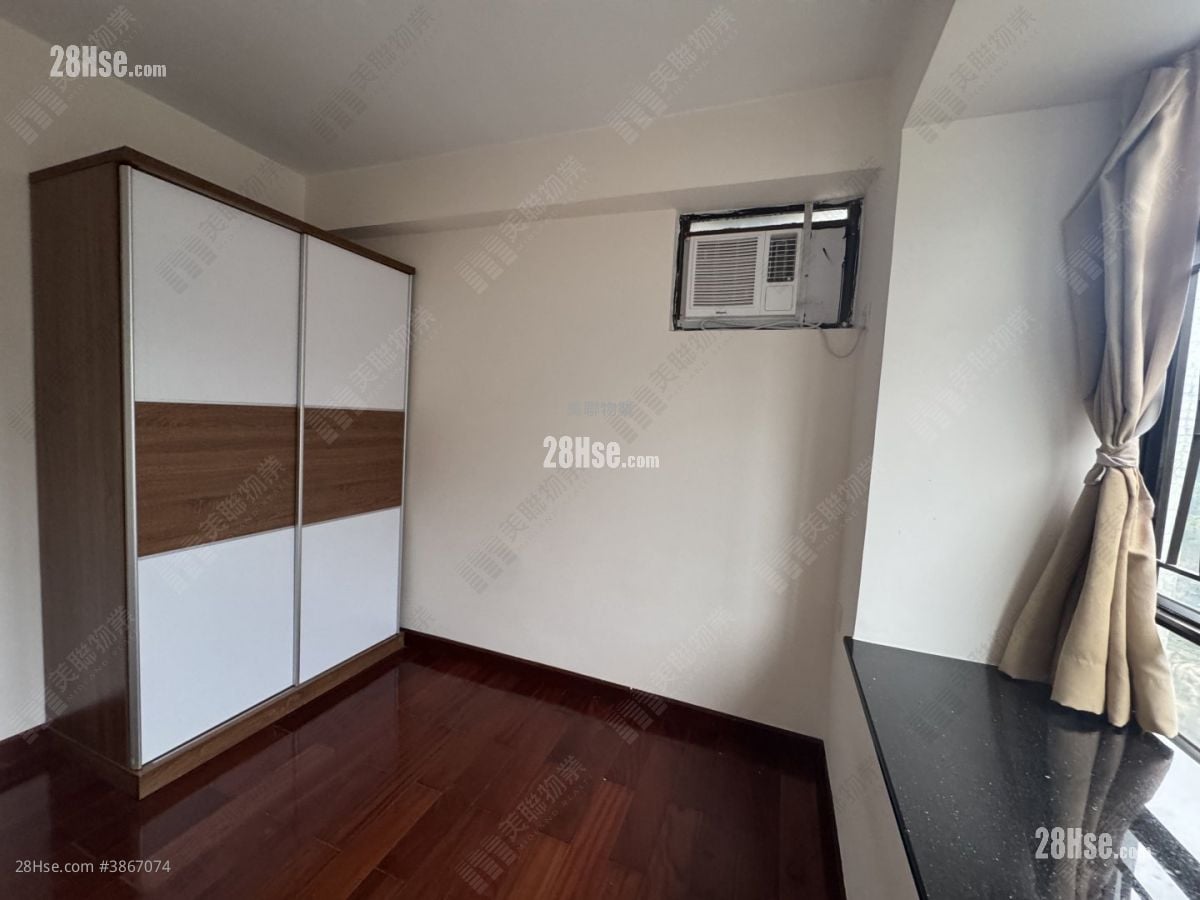 Kornhill Rental 3 Bedrooms , 1 Bathroom 596 ft²
