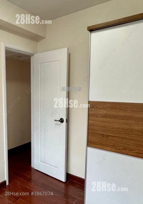 Kornhill Rental 3 Bedrooms , 1 Bathroom 596 ft²