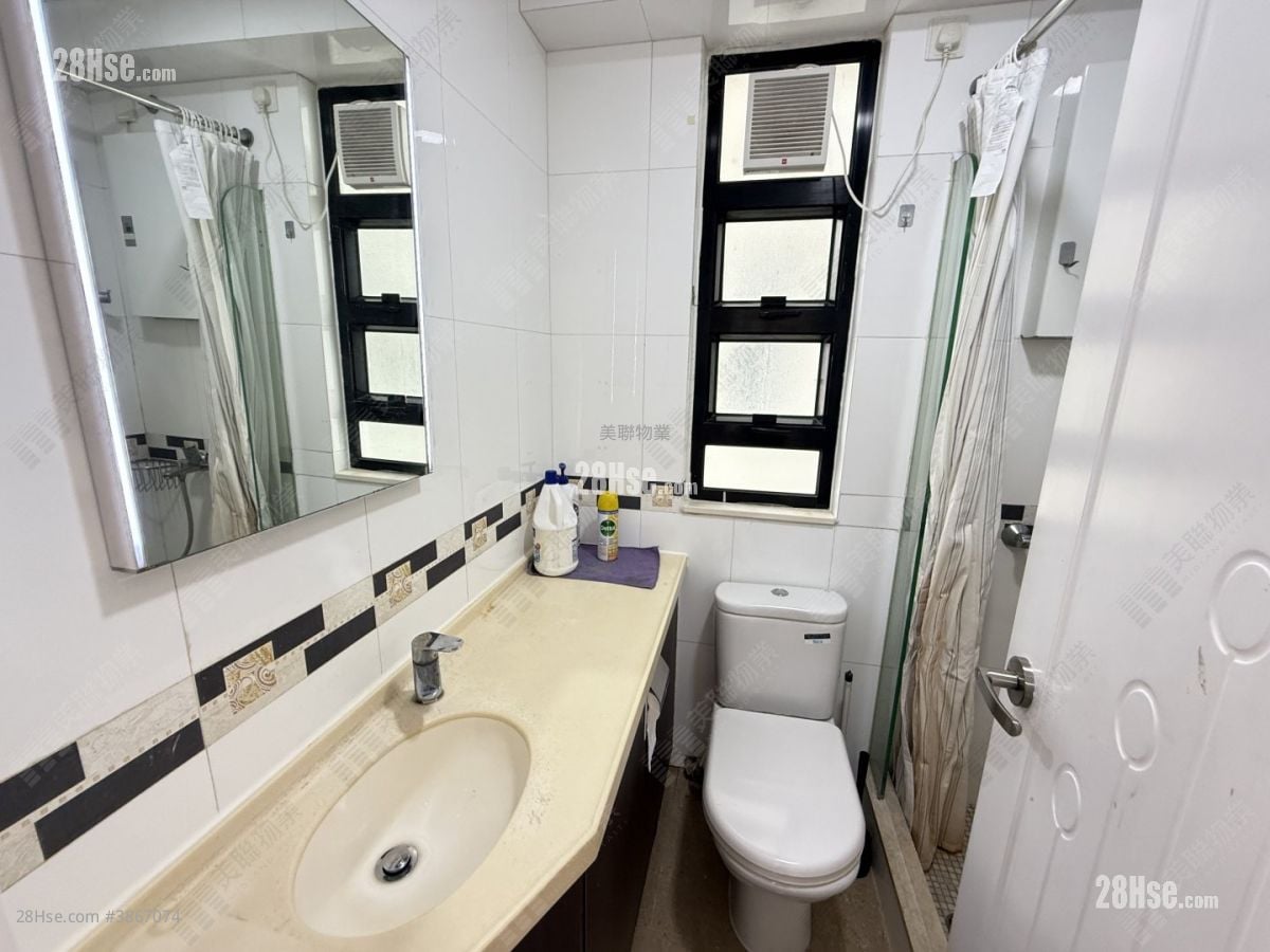 Kornhill Rental 3 Bedrooms , 1 Bathroom 596 ft²