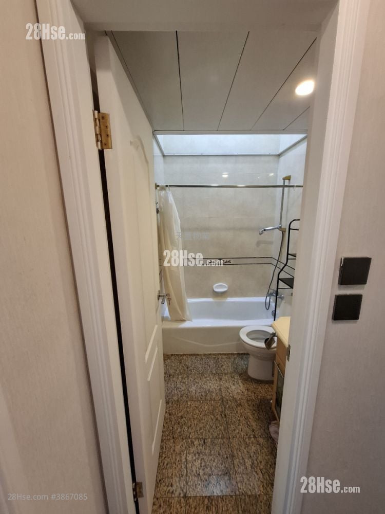 Villa Pinada House Rental 4 Bedrooms , 4 Bathrooms 1,178 ft²