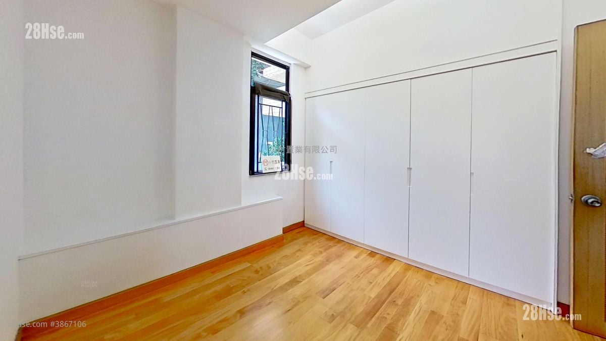 master room: Carlton Court Rental 3 Bedrooms , 2 Bathrooms 716 ft²