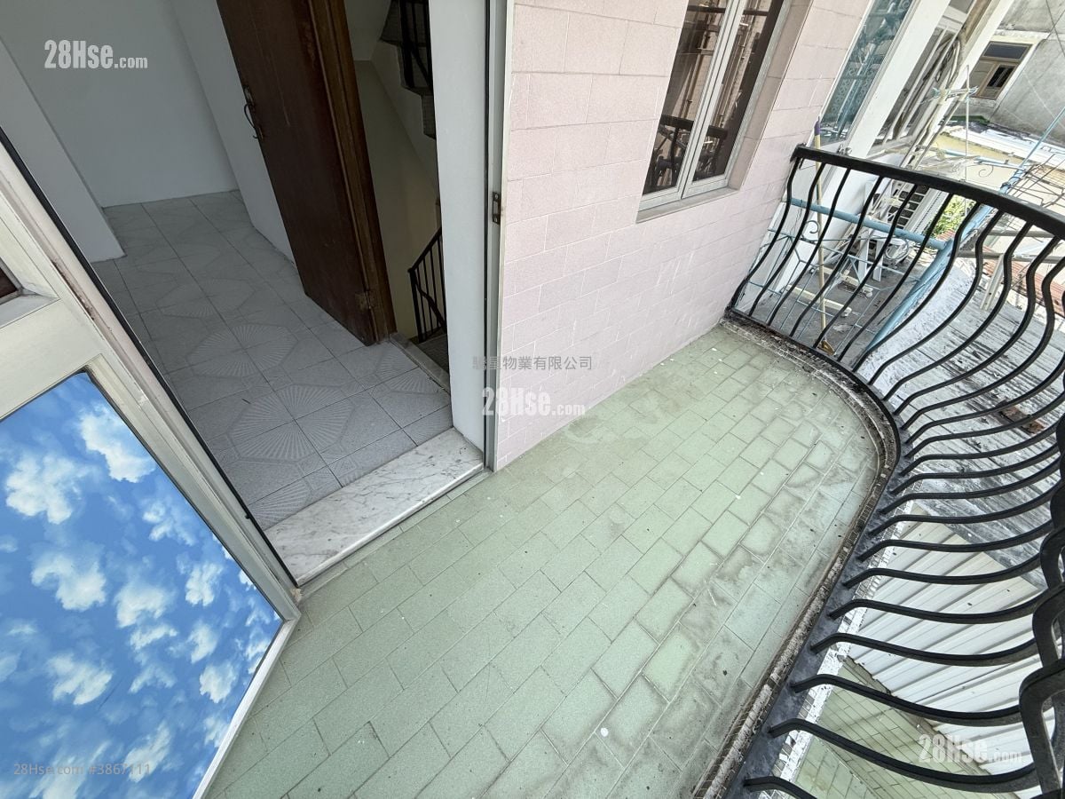 Village Sell 2 Bedrooms , 1 Bathroom 389 ft²