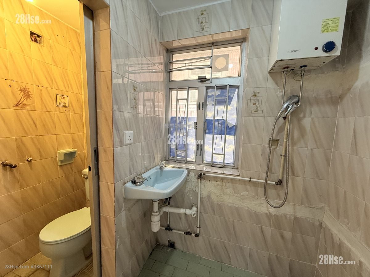 Village Sell 2 Bedrooms , 1 Bathroom 389 ft²