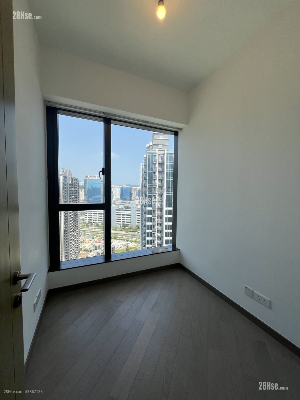 Upper River Bank Rental 3 Bedrooms , 2 Bathrooms 654 ft²