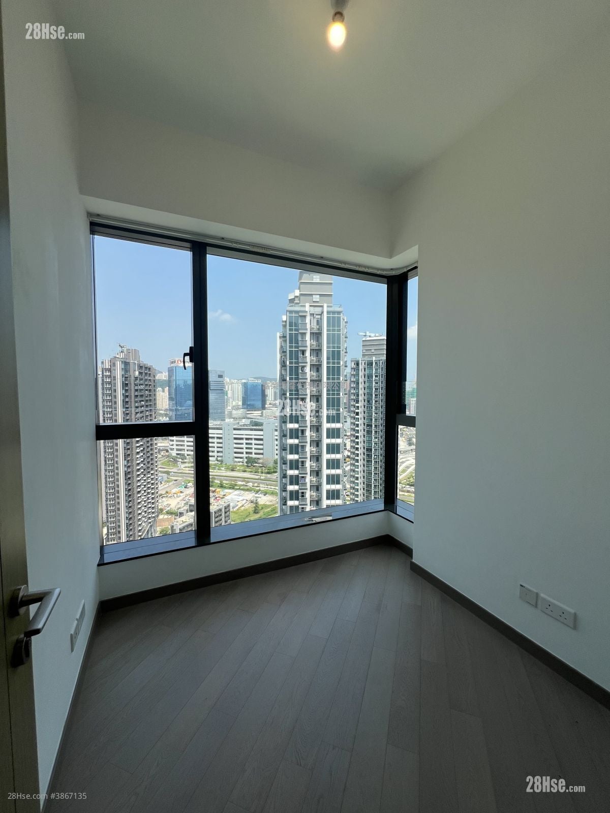 Upper River Bank Rental 3 Bedrooms , 2 Bathrooms 654 ft²