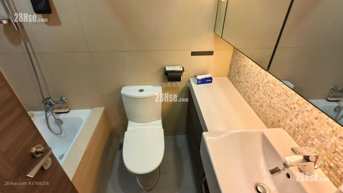 Heya Crystal Rental 2 Bedrooms , 1 Bathroom 482 ft²