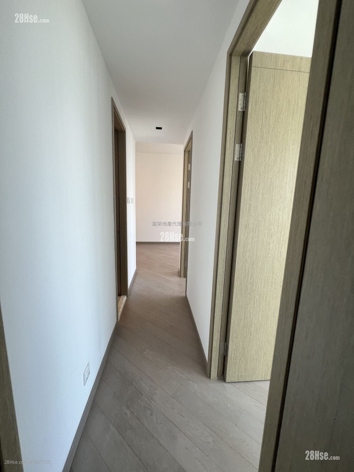 Upper River Bank Rental 3 Bedrooms , 2 Bathrooms 654 ft²