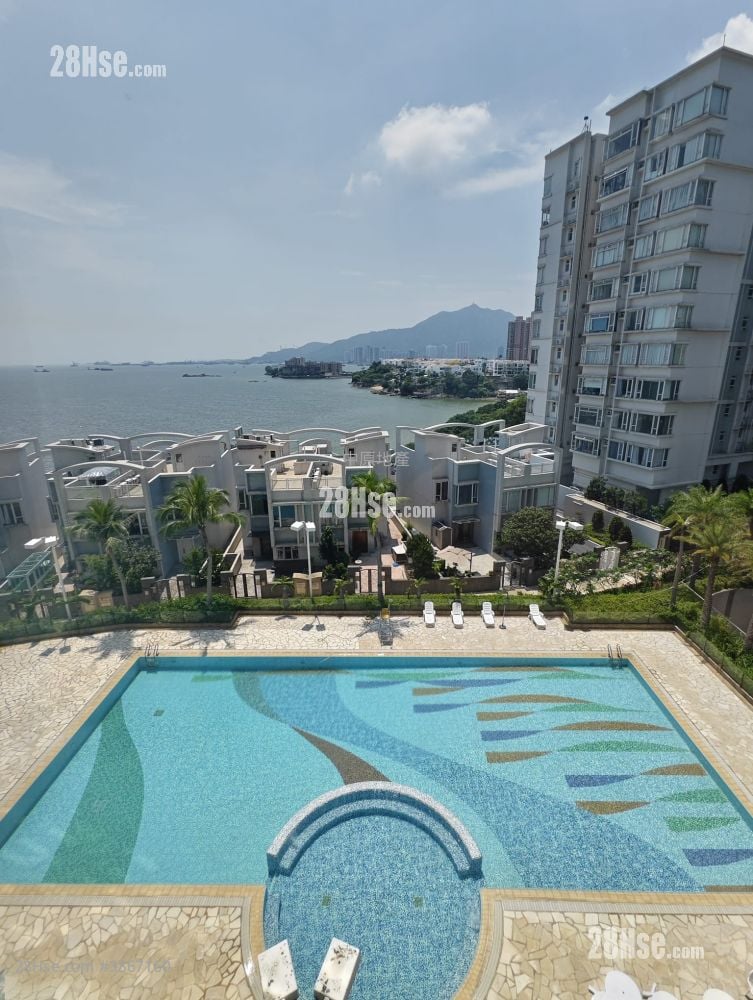 Aqua Blue Sell 3 Bedrooms 739 ft²
