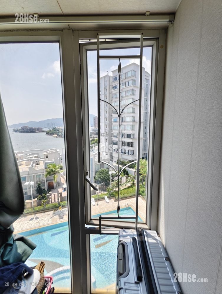 Aqua Blue Sell 3 Bedrooms 739 ft²