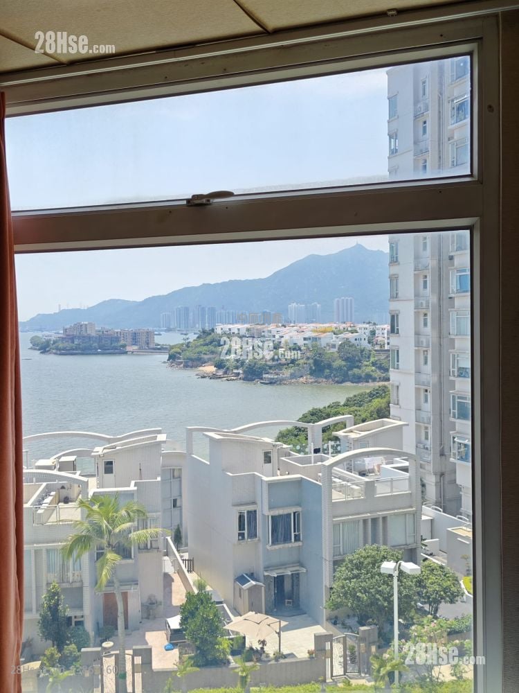 Aqua Blue Sell 3 Bedrooms 739 ft²