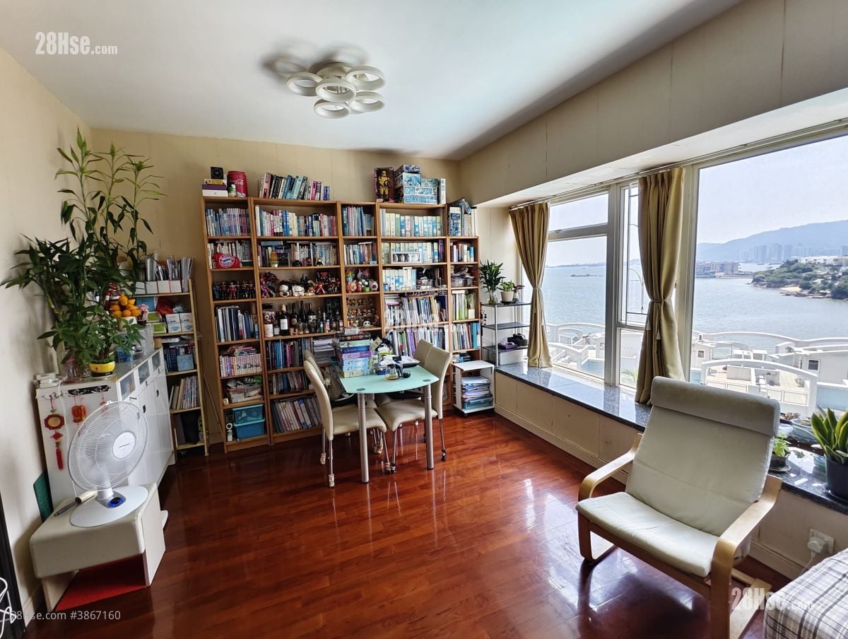 Aqua Blue Sell 3 Bedrooms 739 ft²