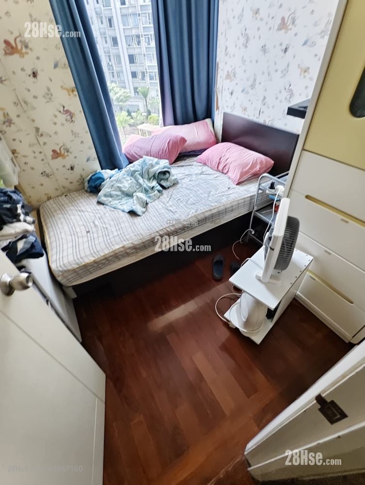 Aqua Blue Sell 3 Bedrooms 739 ft²