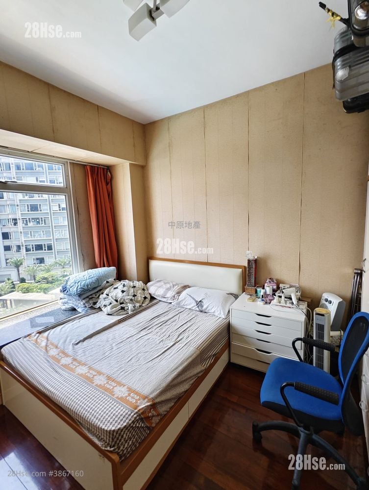 Aqua Blue Sell 3 Bedrooms 739 ft²