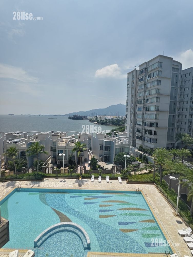Aqua Blue Sell 3 Bedrooms 739 ft²