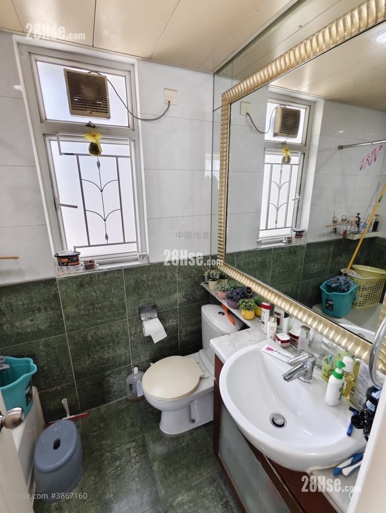 Aqua Blue Sell 3 Bedrooms 739 ft²
