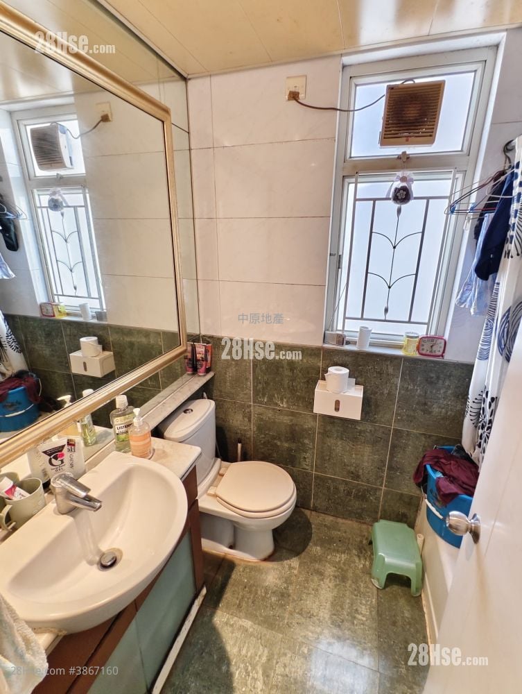 Aqua Blue Sell 3 Bedrooms 739 ft²