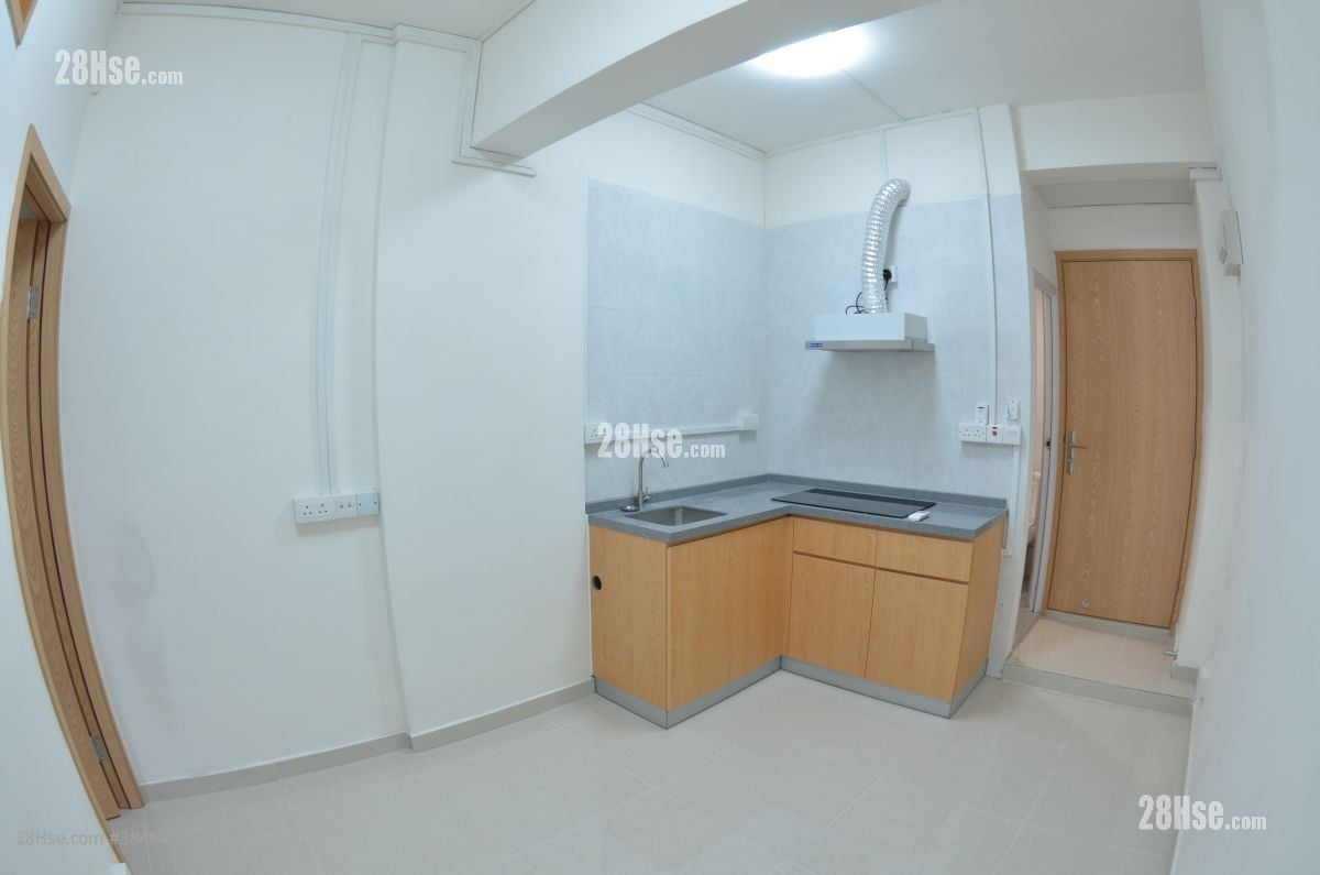 living room: Tai Hing Building Rental 1 Bedroom , 1 Bathroom 210 ft²