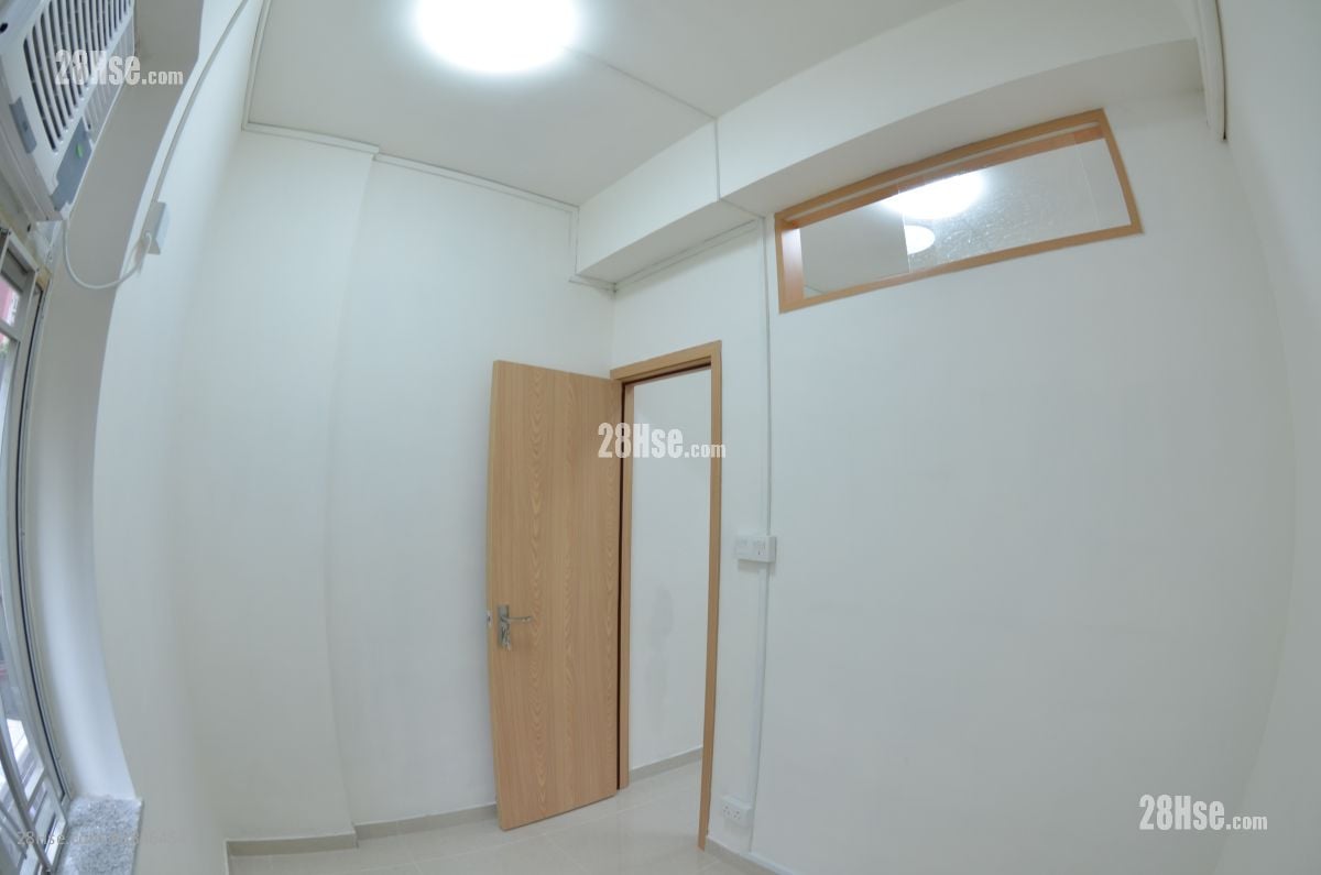 bedroom 1: Tai Hing Building Rental 1 Bedroom , 1 Bathroom 210 ft²
