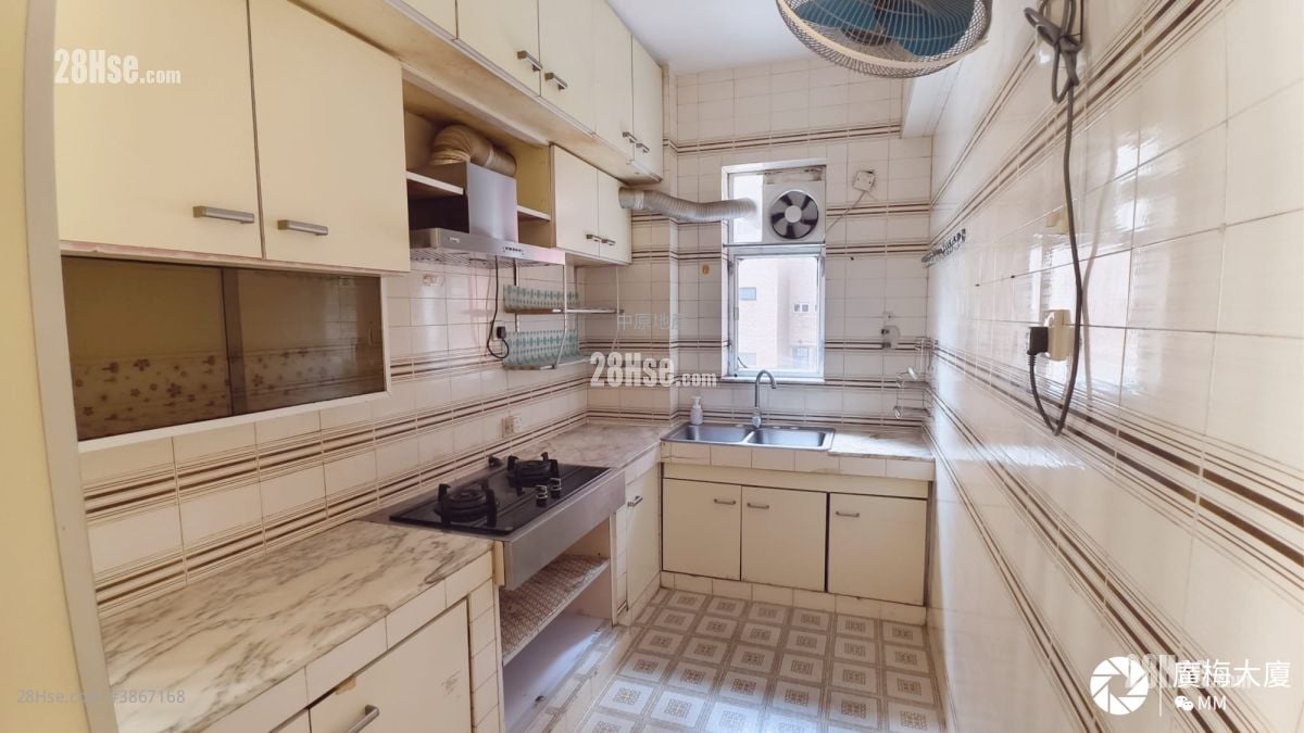 kitchen: Golden May Mansion Sell 3 Bedrooms , 2 Bathrooms 1,468 ft²