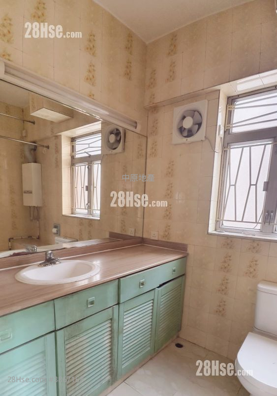 bathroom: Golden May Mansion Sell 3 Bedrooms , 2 Bathrooms 1,468 ft²