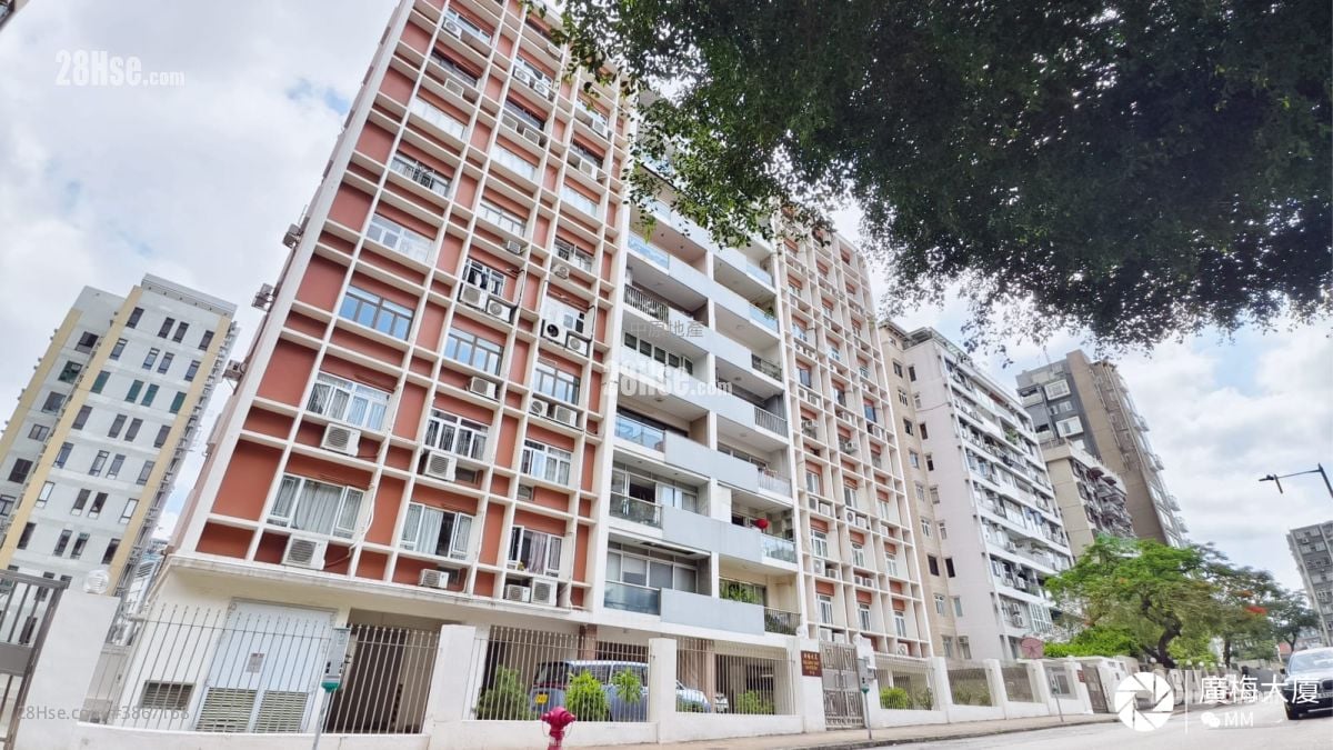 building outlook: Golden May Mansion Sell 3 Bedrooms , 2 Bathrooms 1,468 ft²