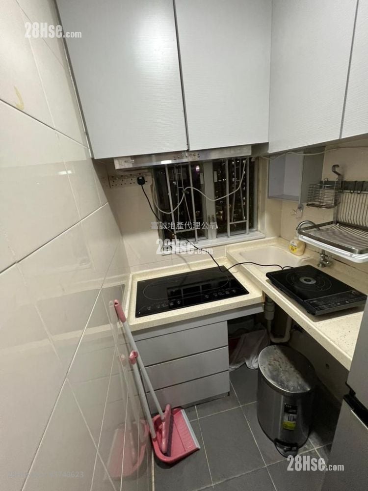 Che Cheung Building Sell 2 Bedrooms , 1 Bathroom 313 ft²