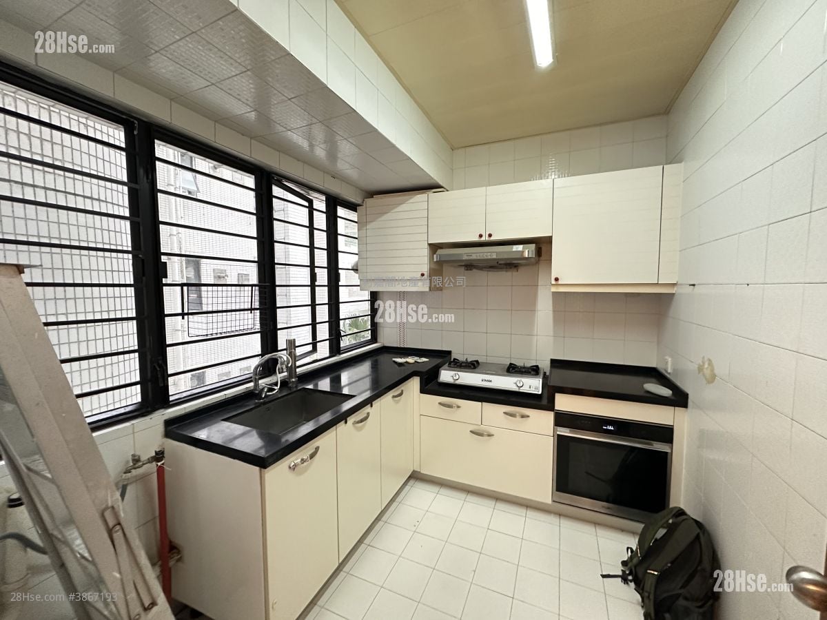 Greenwood Terrace Rental 3 Bedrooms , 2 Bathrooms 882 ft²