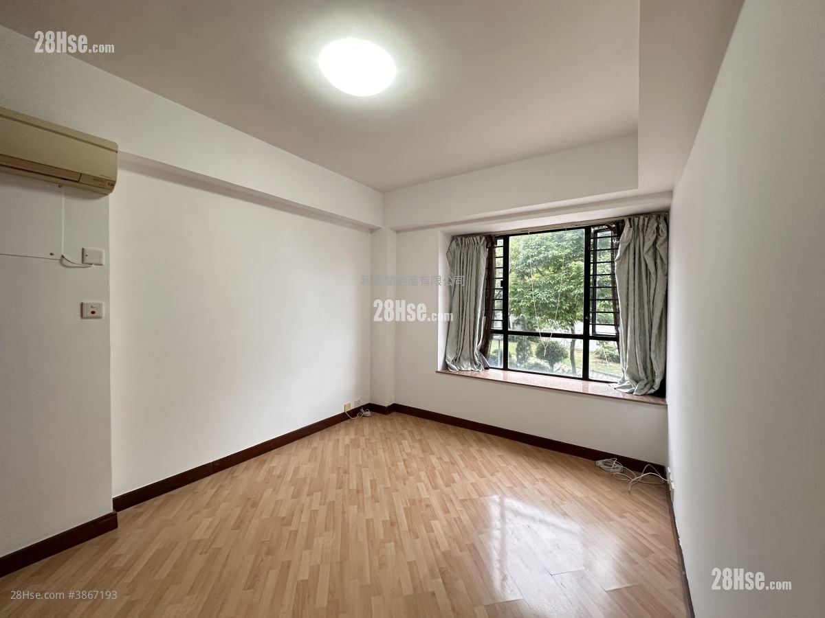Greenwood Terrace Rental 3 Bedrooms , 2 Bathrooms 882 ft²