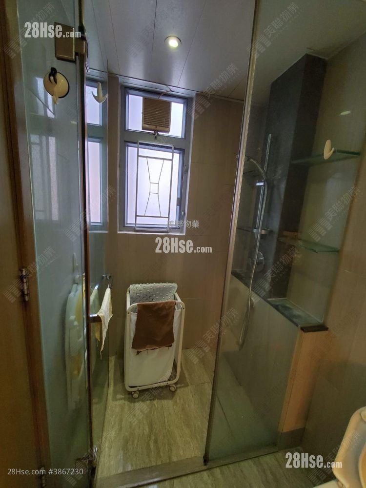 The Reach Sell 2 Bedrooms , 1 Bathroom 443 ft²