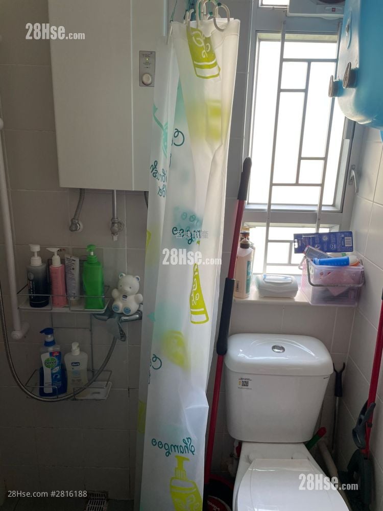 Ka Shun Court Sell 2 Bedrooms , 1 Bathroom 449 ft²
