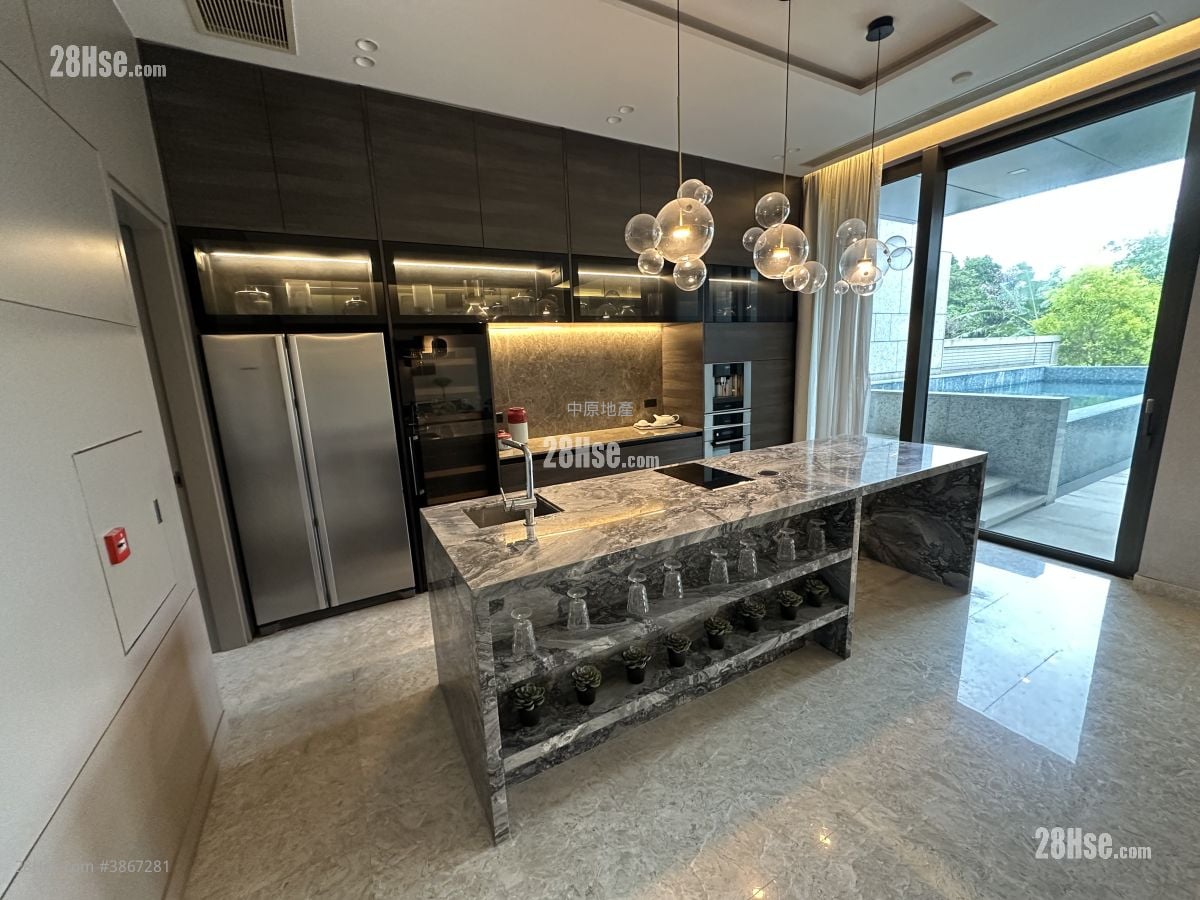 Peak Castle Sell 3 Bedrooms , 4 Bathrooms 2,836 ft²