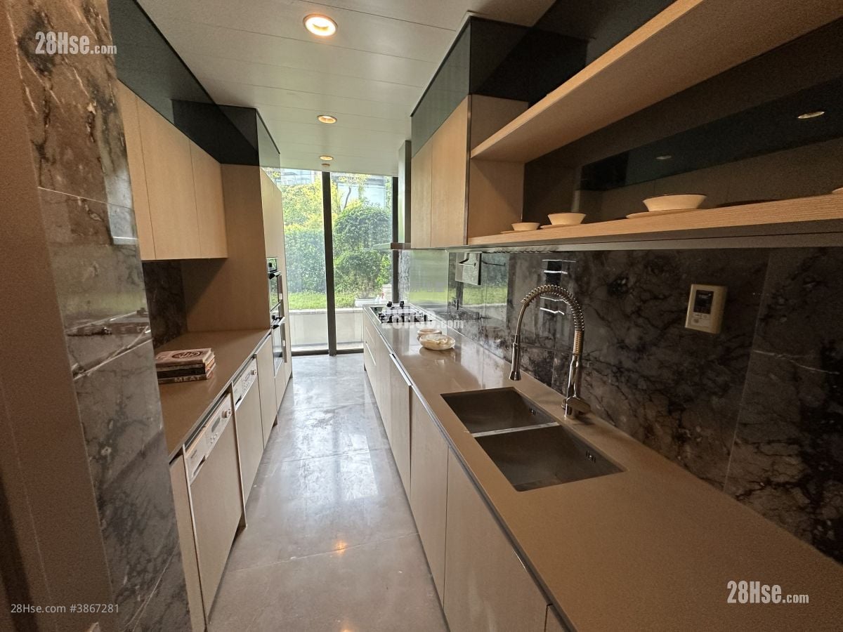 Peak Castle Sell 3 Bedrooms , 4 Bathrooms 2,836 ft²