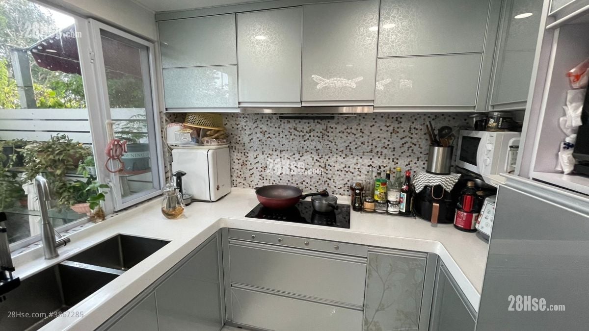 Fairview Park Sell 2 Bedrooms 1,035 ft²