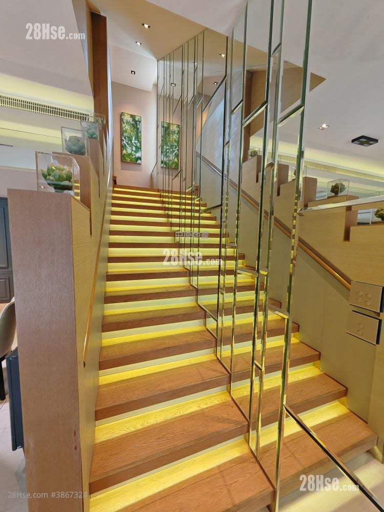 Domus Sell 4 Bedrooms , 4 Bathrooms 2,536 ft²