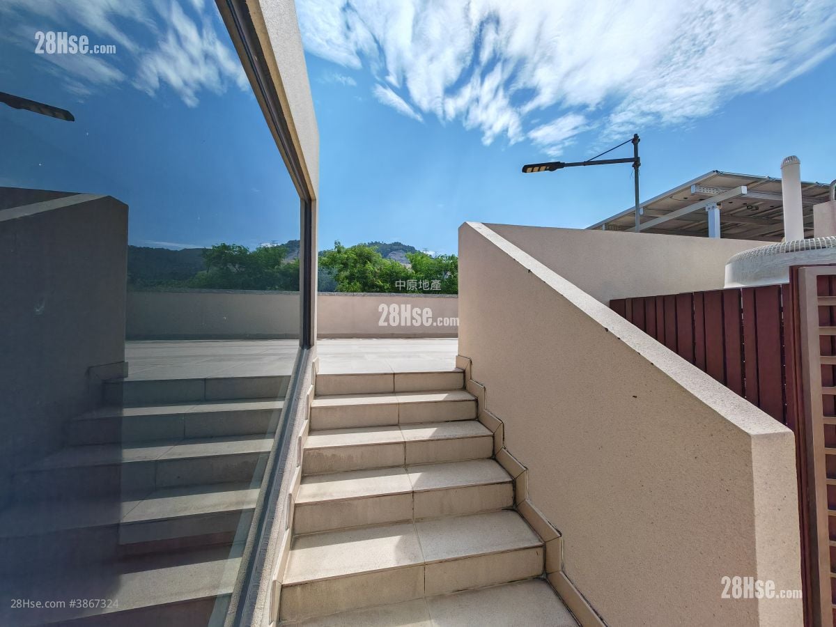 Domus Sell 4 Bedrooms , 4 Bathrooms 2,536 ft²