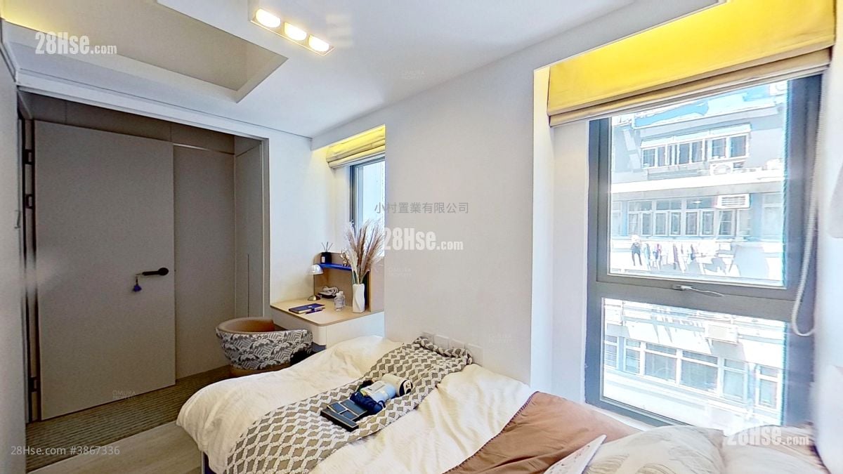 bedroom 2: 147-151 King's Road Rental Studio , 1 Bathroom 200 ft²