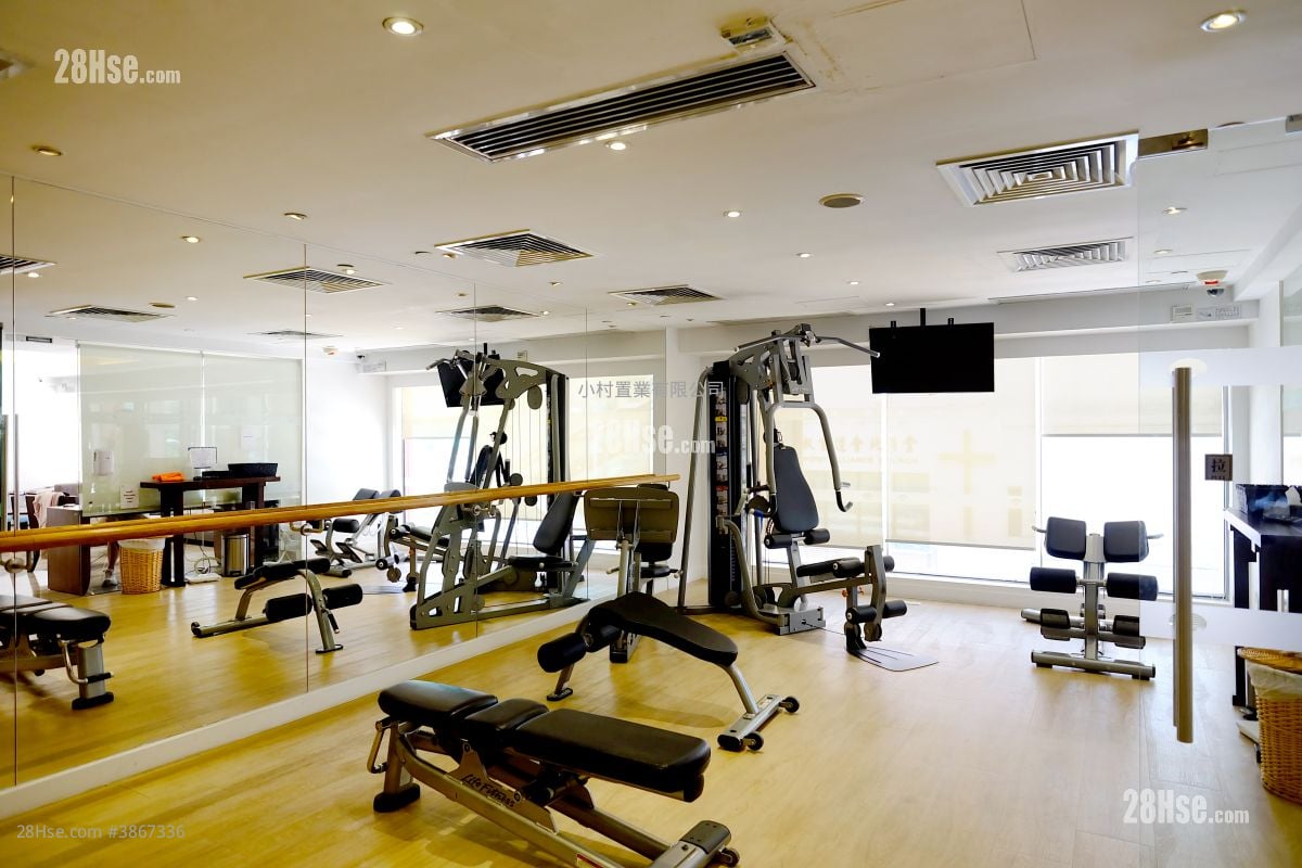 Clubhouse: 147-151 King's Road Rental Studio , 1 Bathroom 200 ft²