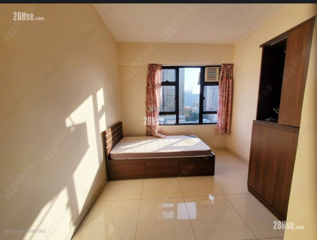 Crystal Court Sell 3 Bedrooms 712 ft²