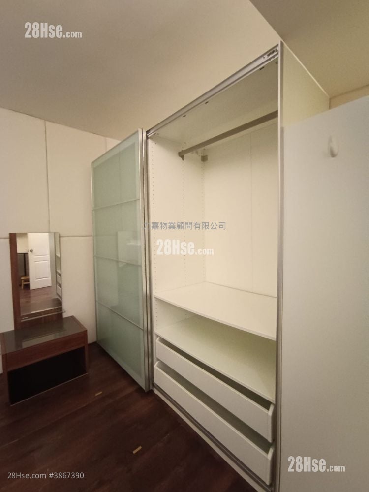 Tai Tak Building Rental Studio , 1 Bathroom 263 ft²