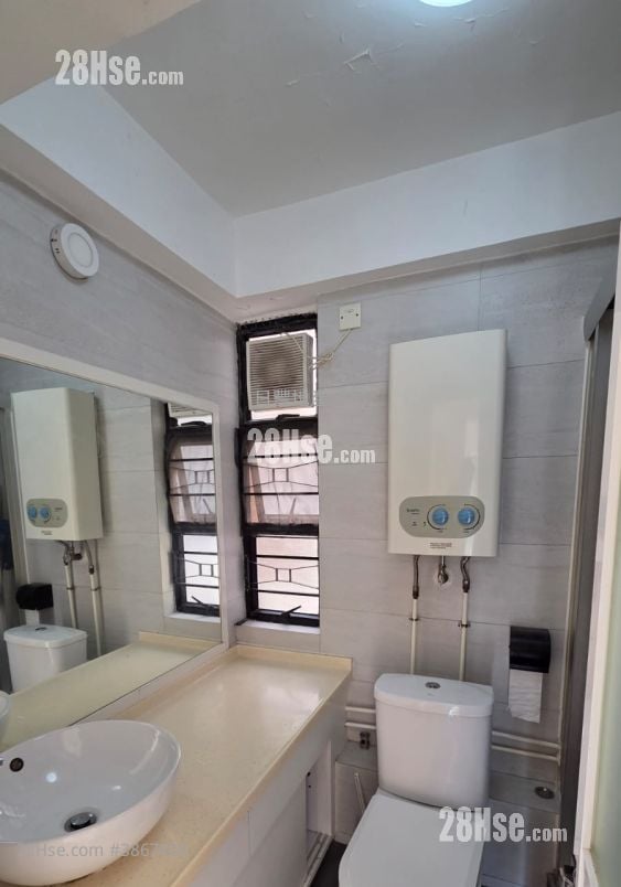 Parc Regal Rental 3 Bedrooms , 2 Bathrooms 685 ft²