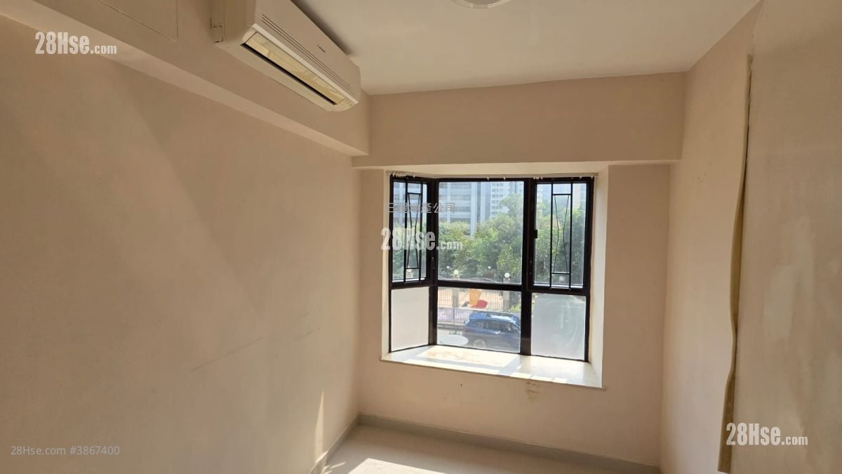 Parc Regal Rental 3 Bedrooms , 2 Bathrooms 685 ft²