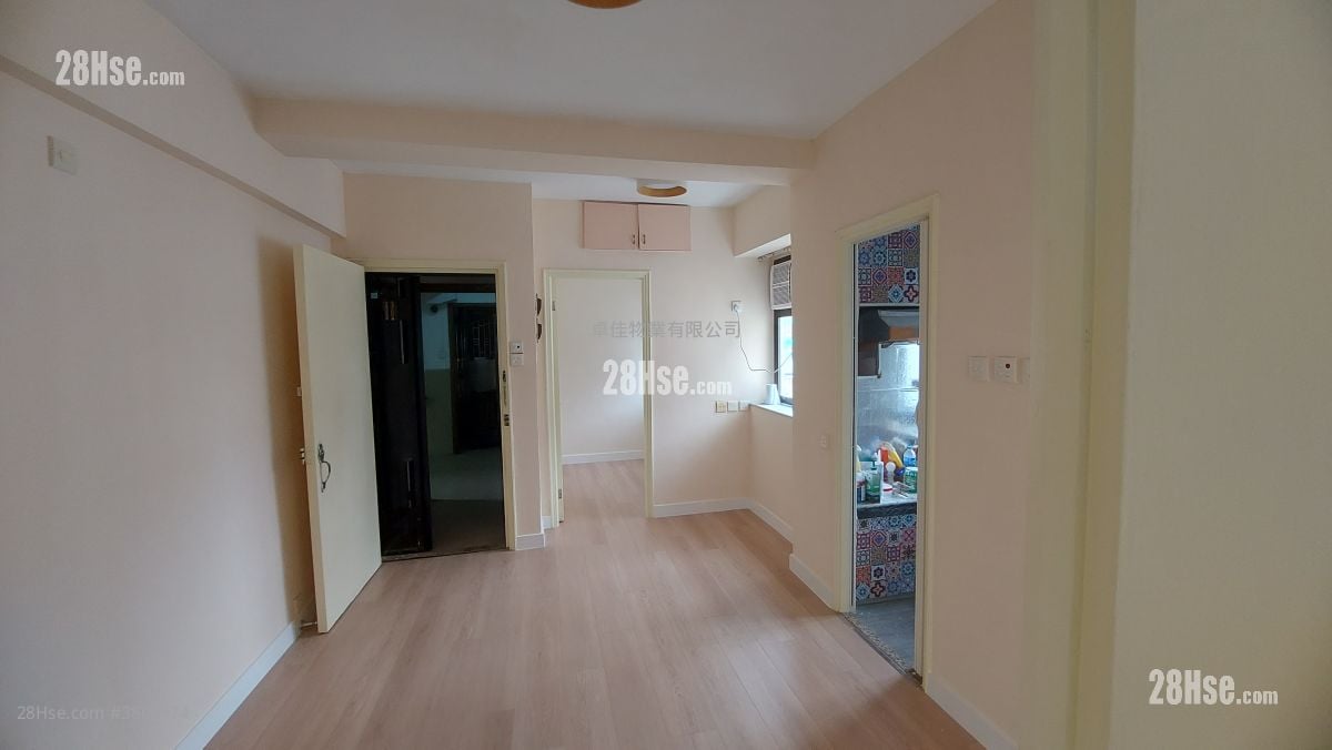 Chinese Mansion Sell 2 Bedrooms , 1 Bathroom 363 ft²