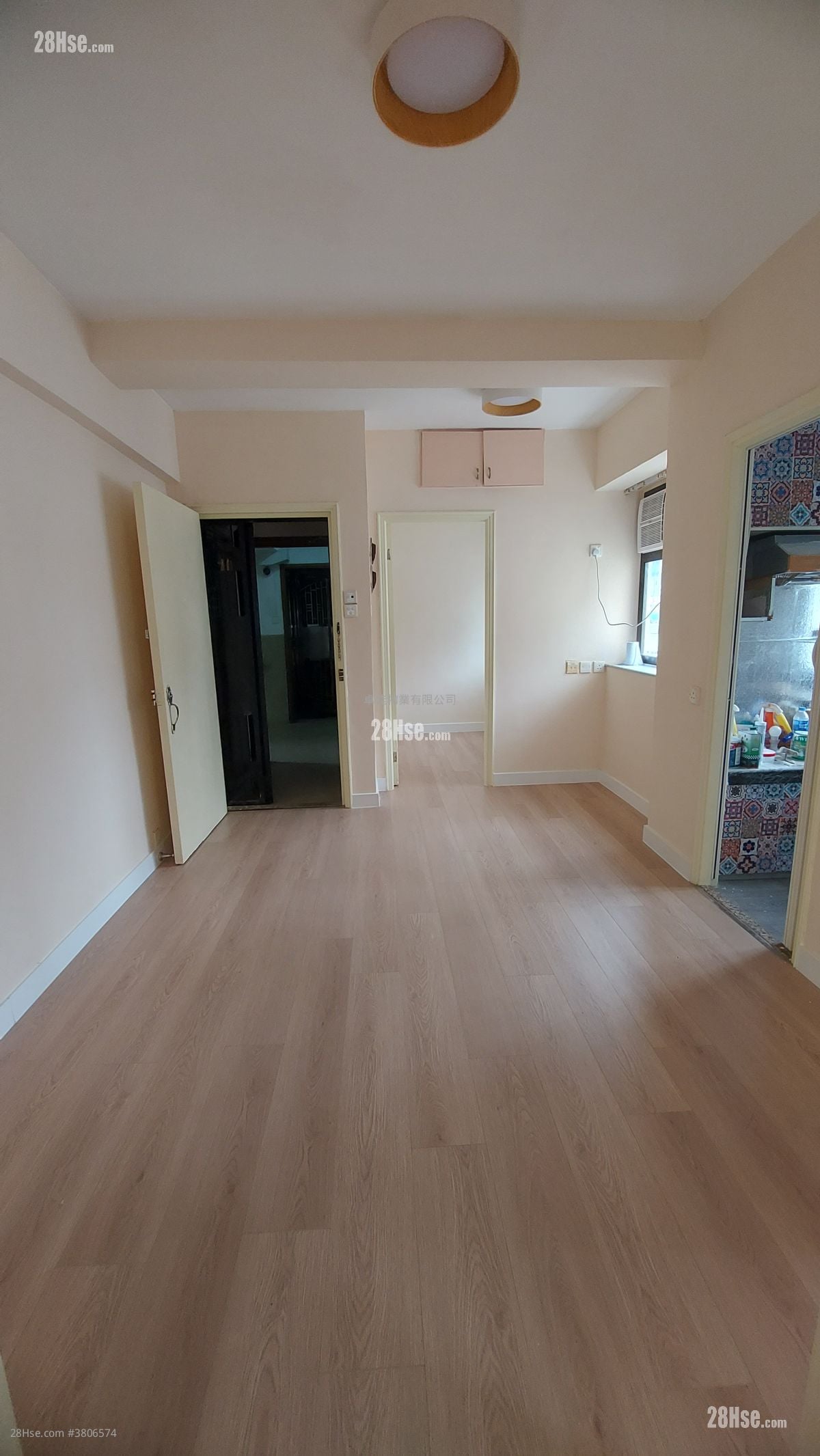 Chinese Mansion Sell 2 Bedrooms , 1 Bathroom 363 ft²