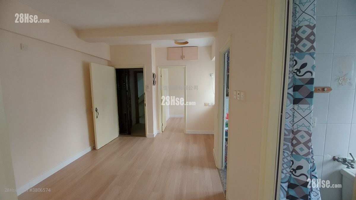 Chinese Mansion Sell 2 Bedrooms , 1 Bathroom 363 ft²
