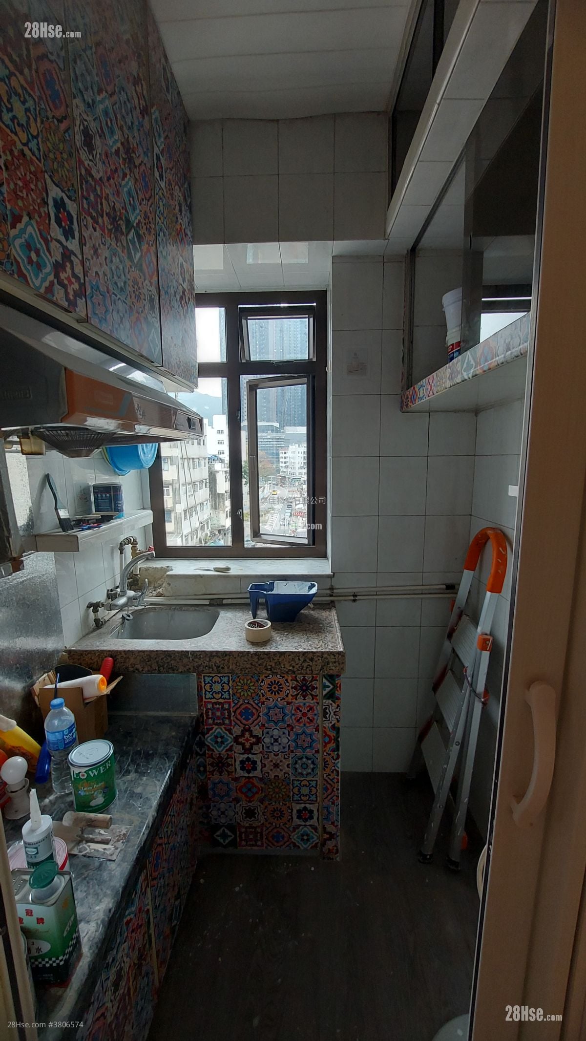 Chinese Mansion Sell 2 Bedrooms , 1 Bathroom 363 ft²