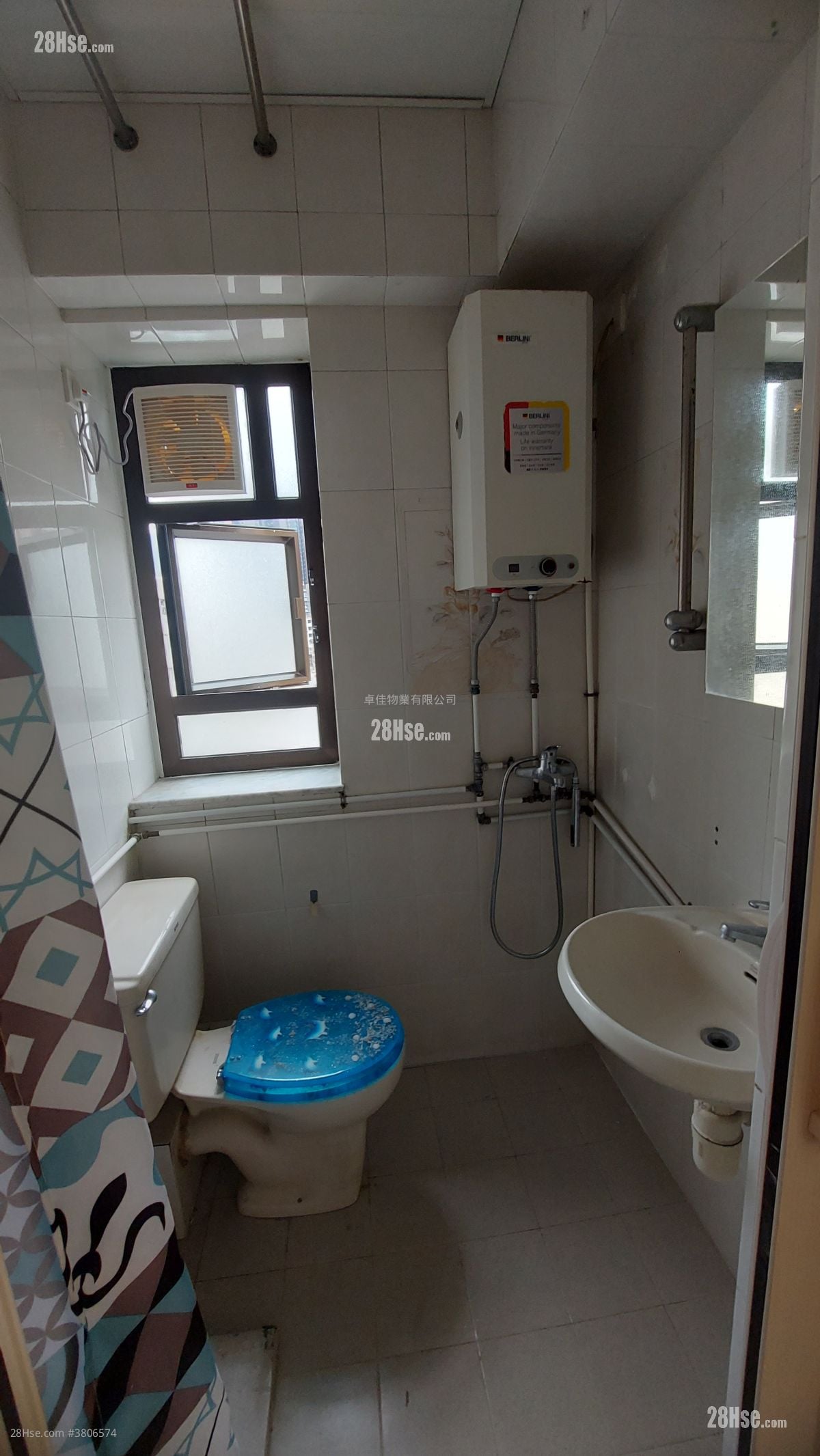 Chinese Mansion Sell 2 Bedrooms , 1 Bathroom 363 ft²